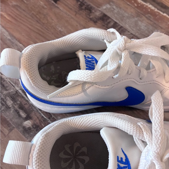 Nike Kids White and Royal Blue Sneakers - Picture 3 of 7